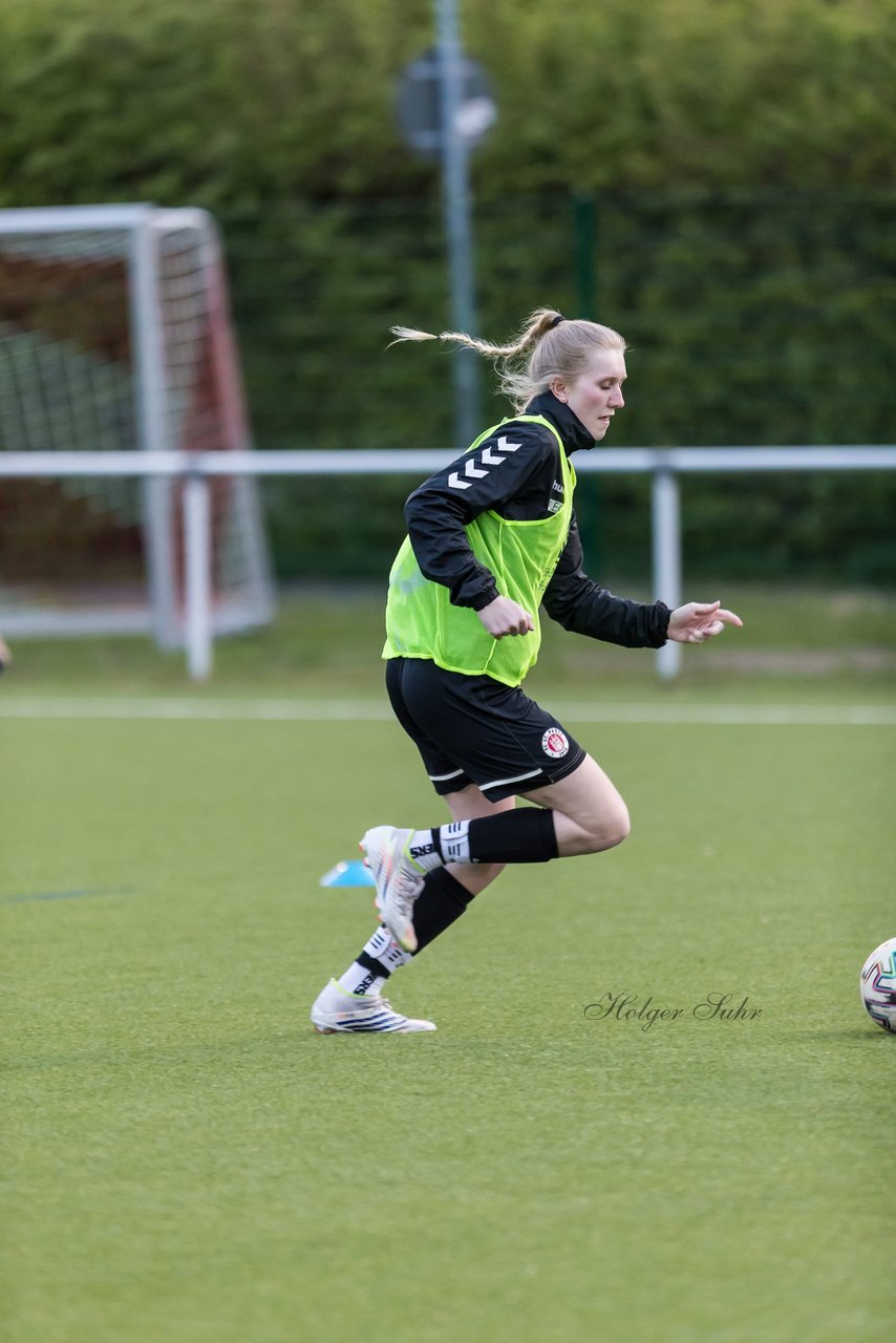 Bild 337 - Co-Trainerin der Frauen Nationalmannschaft Britta Carlson in Wahlstedt